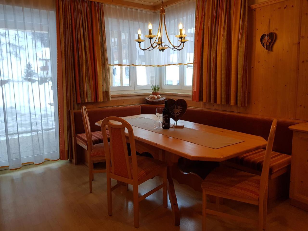 Alpina Appartement Sankt Leonhard im Pitztal Bagian luar foto