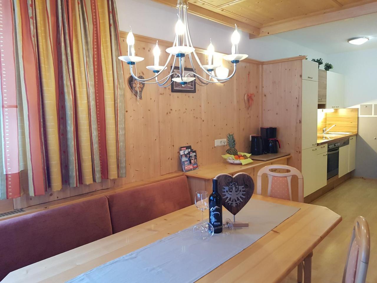 Alpina Appartement Sankt Leonhard im Pitztal Bagian luar foto
