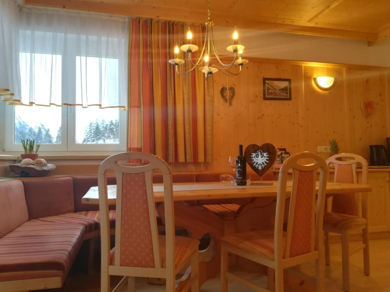 Alpina Appartement Sankt Leonhard im Pitztal Bagian luar foto